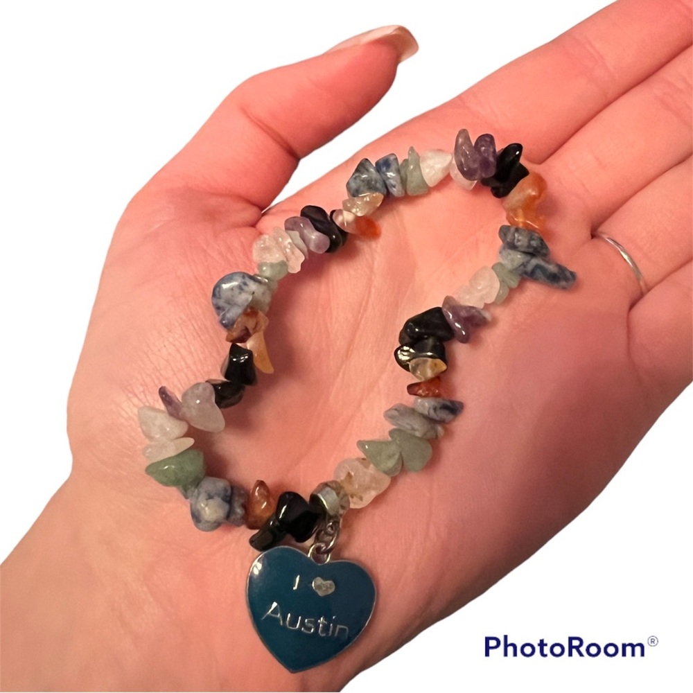 🔸Women’s “I heart Austin” rock beaded stretchy charm bracelet, one size🔸